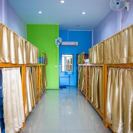 Railway Hostel (Adults Only) تشمبتون المظهر الخارجي الصورة